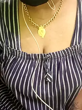 Snapshot of Aishu-tamil09 chatting on 12/21/24, 06:55 Aishu-tamil09 online show from 12/21/24, 06:55