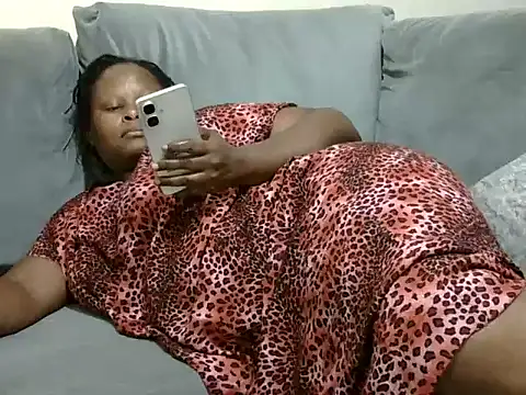 Snapshot of Pretty_lilly02 chatting on 06/03/26, 02:33 Pretty lilly02 online show from 06/03/26, 02:33