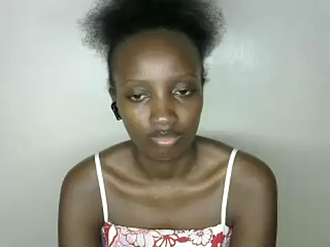 Snapshot of sweet-petite chatting on 12/30/24, 07:00 sweet-petite online show from 12/30/24, 07:00