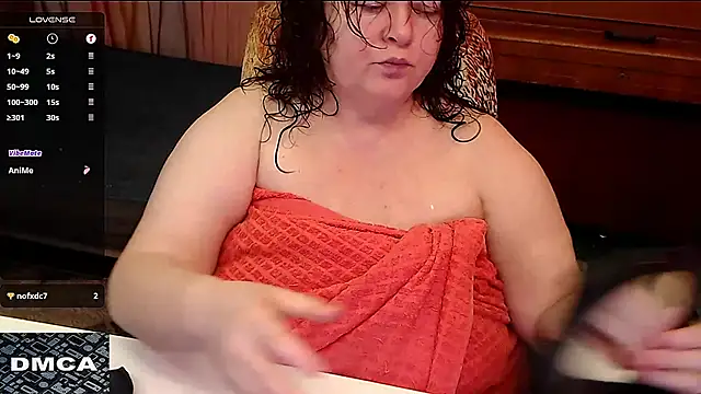 Snapshot of RoseRed69 chatting on 03/08/25, 04:56 RoseRed69 online show from 03/08/25, 04:56