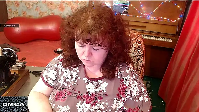Snapshot of RoseRed69 chatting on 03/21/25, 12:17 RoseRed69 online show from 03/21/25, 12:17