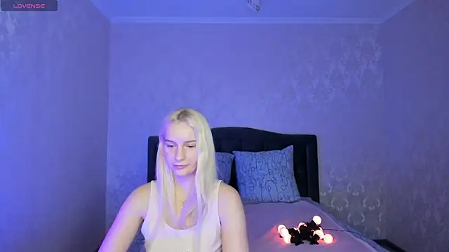 Snapshot of Amanda054 chatting on 01/09/25, 06:04 Amanda054 online show from 01/09/25, 06:04