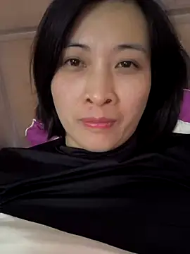 Snapshot of Sweets24 chatting on 12/28/24, 03:26 Sweets24 online show from 12/28/24, 03:26