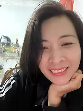 Snapshot of Sweets24 chatting on 02/10/25, 11:13 Sweets24 online show from 02/10/25, 11:13