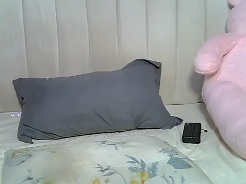 Queen loveer online show from 11/10/25, 10:20