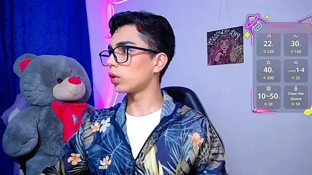 OwenBluee online show from 05/03/26, 11:11