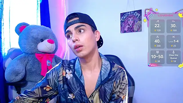 Snapshot of OwenBluee chatting on 05/04/26, 07:32 OwenBluee online show from 05/04/26, 07:32