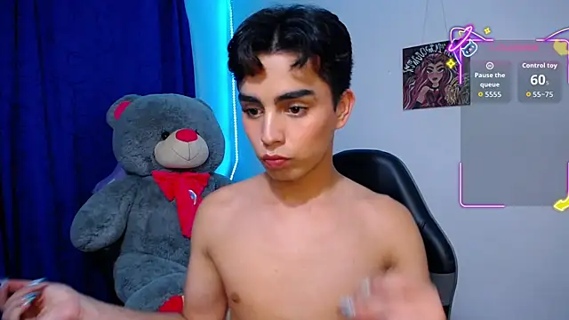 Snapshot of OwenBluee chatting on 05/12/26, 07:49 OwenBluee online show from 05/12/26, 07:49