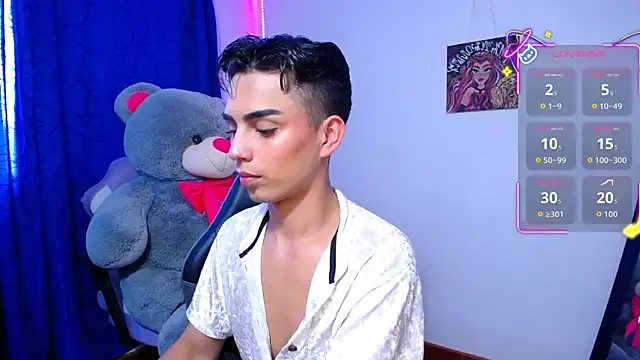 Snapshot of OwenBluee chatting on 05/26/26, 06:04 OwenBluee online show from 05/26/26, 06:04