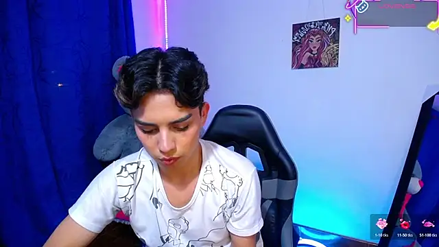 Snapshot of OwenBluee chatting on 06/09/26, 07:42 OwenBluee online show from 06/09/26, 07:42