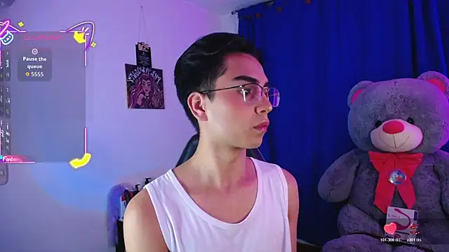 Snapshot of OwenBluee chatting on 07/29/26, 08:45 OwenBluee online show from 07/29/26, 08:45