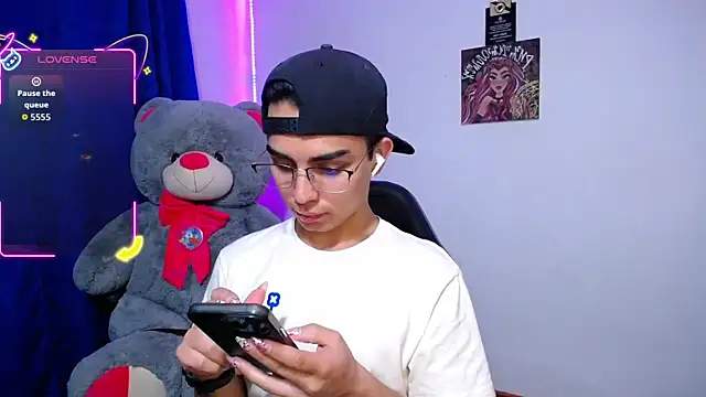 Snapshot of OwenBluee chatting on 07/31/26, 10:14 OwenBluee online show from 07/31/26, 10:14