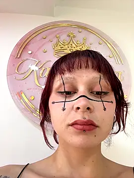 Snapshot of bombom_6 chatting on 10/30/25, 05:24 bombom 6 online show from 10/30/25, 05:24