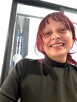 Snapshot of bombom_6 chatting on 11/07/25, 05:13 bombom 6 online show from 11/07/25, 05:13