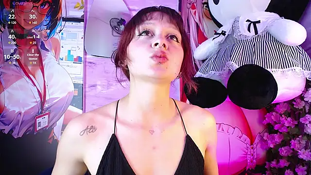 Snapshot of bombom_6 chatting on 11/20/25, 04:40 bombom 6 online show from 11/20/25, 04:40