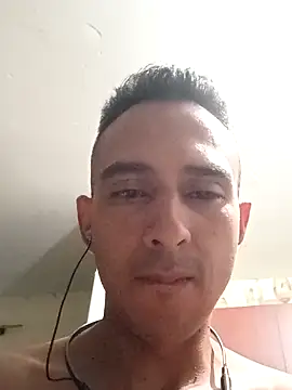 paisa233 online show from 10/04/25, 04:21