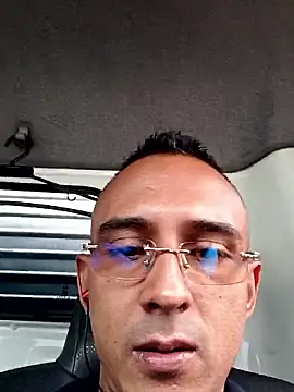 Snapshot of paisa233 chatting on 01/08/26, 03:14 paisa233 online show from 01/08/26, 03:14