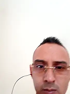 Snapshot of paisa233 chatting on 01/11/26, 08:25 paisa233 online show from 01/11/26, 08:25