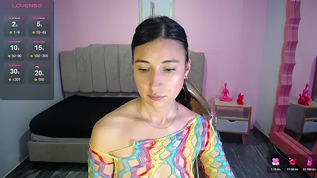 Snapshot of lizzyluk_ch chatting on 10/20/25, 10:43 lizzyluk ch online show from 10/20/25, 10:43