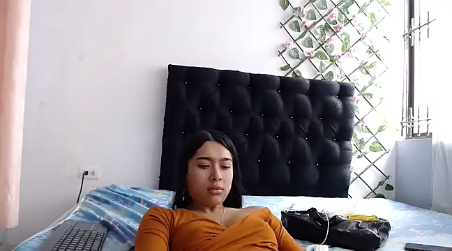 SweetLatiin  online show from 02/13/25, 03:24