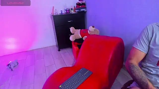 Snapshot of 6_bunny_9 chatting on 02/16/25, 02:53 6 bunny 9 online show from 02/16/25, 02:53