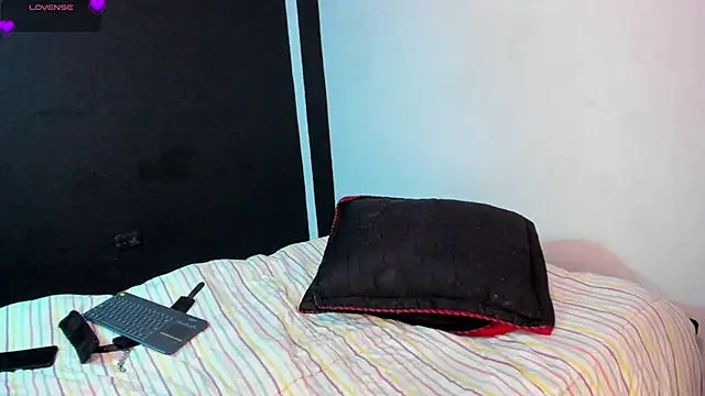 Snapshot of 6_bunny_9 chatting on 03/22/25, 04:35 6 bunny 9 online show from 03/22/25, 04:35