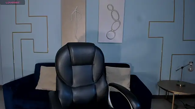 Snapshot of KatieStonne chatting on 02/25/25, 03:20 KatieStonne online show from 02/25/25, 03:20