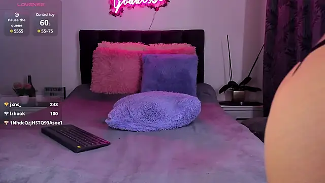 Snapshot of Agata_goddess chatting on 03/09/25, 11:35 Agata goddess online show from 03/09/25, 11:35