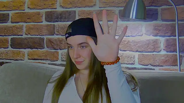 Snapshot of Sofia_Hugs chatting on 07/04/26, 05:52 Sofia Hugs online show from 07/04/26, 05:52