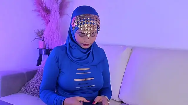 Snapshot of azzahara069 chatting on 12/22/25, 05:43 azzahara069 online show from 12/22/25, 05:43