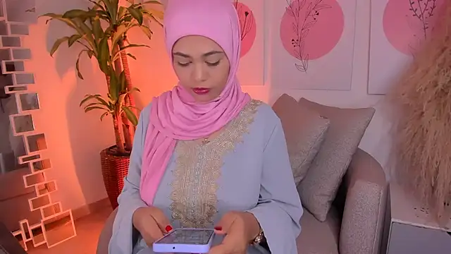 Snapshot of azzahara069 chatting on 03/03/26, 11:43 azzahara069 online show from 03/03/26, 11:43