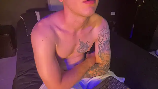 Snapshot of Dylanwhite23_ chatting on 01/15/26, 09:40 Dylanwhite23 online show from 01/15/26, 09:40