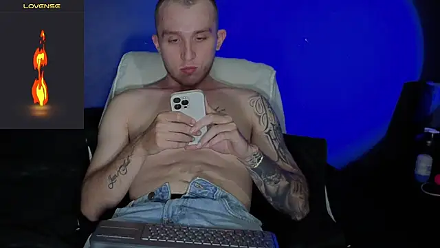 Snapshot of Dylanwhite23_ chatting on 02/08/26, 11:30 Dylanwhite23 online show from 02/08/26, 11:30