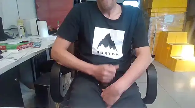 Snapshot of Raimundo1971 chatting on 12/02/24, 09:39 Raimundo1971 online show from 12/02/24, 09:39