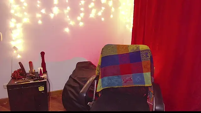 Snapshot of Sabrina_scarlett chatting on 12/14/24, 05:07 Sabrina scarlett online show from 12/14/24, 05:07