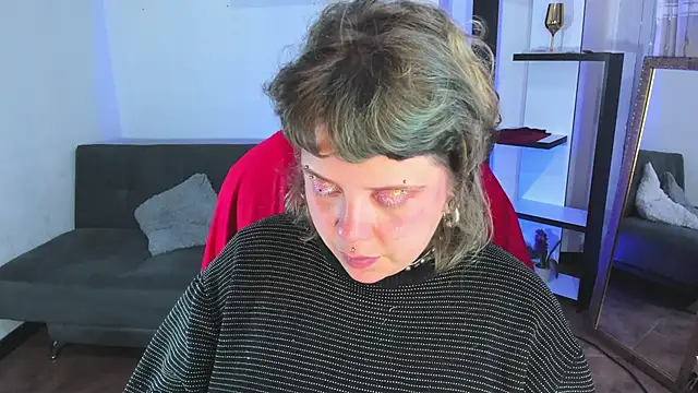 Snapshot of Sabrina_scarlett chatting on 11/17/25, 04:40 Sabrina scarlett online show from 11/17/25, 04:40