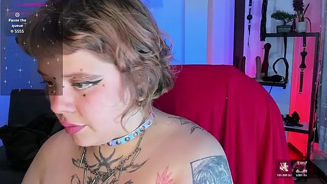 Snapshot of Sabrina_scarlett chatting on 02/15/26, 04:42 Sabrina scarlett online show from 02/15/26, 04:42