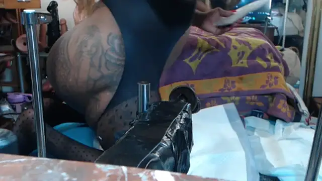 Snapshot of Jennytop chatting on 10/03/25, 10:07 Jennytop online show from 10/03/25, 10:07