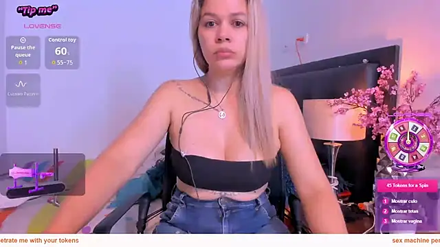 Snapshot of daniela_beauty chatting on 06/18/26, 07:07 daniela beauty online show from 06/18/26, 07:07