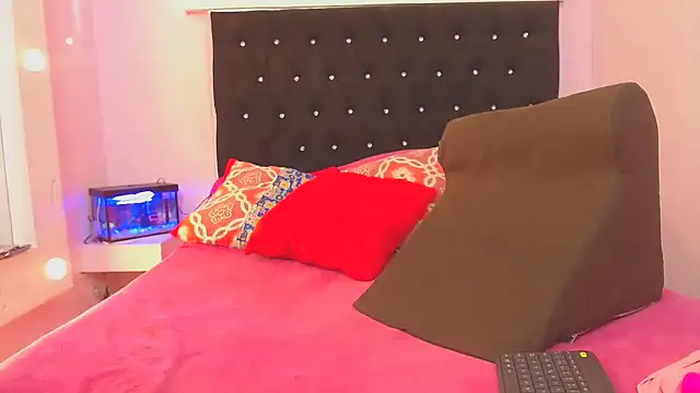 kittybonxx online show from 12/13/24, 12:06