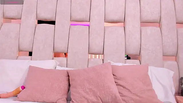 Snapshot of tamhy_ferrara chatting on 02/21/25, 01:11 tamhy ferrara online show from 02/21/25, 01:11