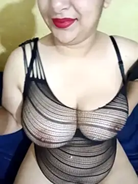 Snapshot of pipachox chatting on 11/11/25, 10:21 pipachox online show from 11/11/25, 10:21