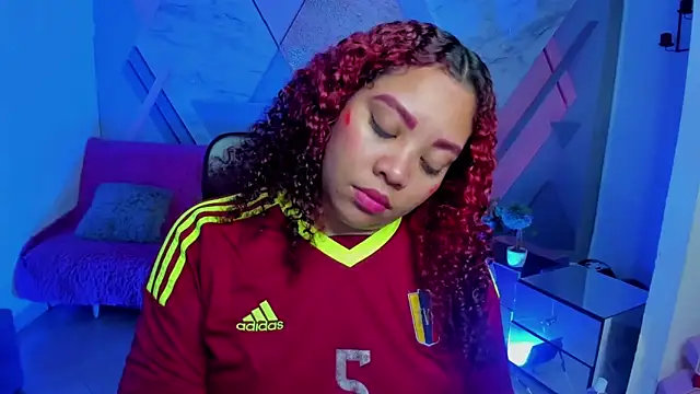 Snapshot of AngelaCoffee chatting on 11/07/25, 03:28 AngelaCoffee online show from 11/07/25, 03:28