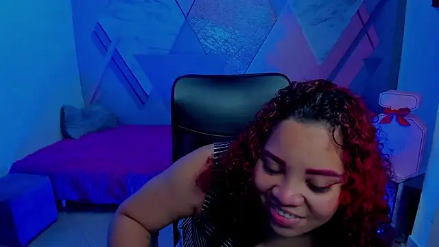 Snapshot of AngelaCoffee chatting on 11/08/25, 12:00 AngelaCoffee online show from 11/08/25, 12:00