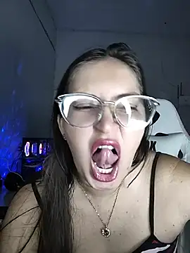 Snapshot of dani123unica chatting on 06/11/26, 10:24 dani123unica online show from 06/11/26, 10:24