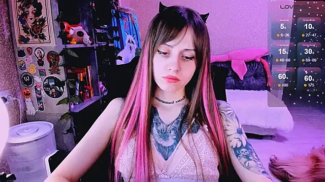 NaniMoore online show from 03/05/25, 11:16