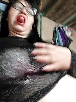 clarita 01 online show from 10/17/25, 10:51