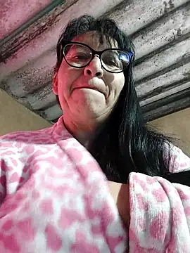 clarita 01 online show from 10/31/25, 11:00