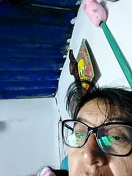 clarita 01 online show from 04/27/26, 11:41
