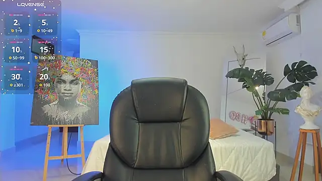 JANYLOVE   online show from 10/22/25, 10:48